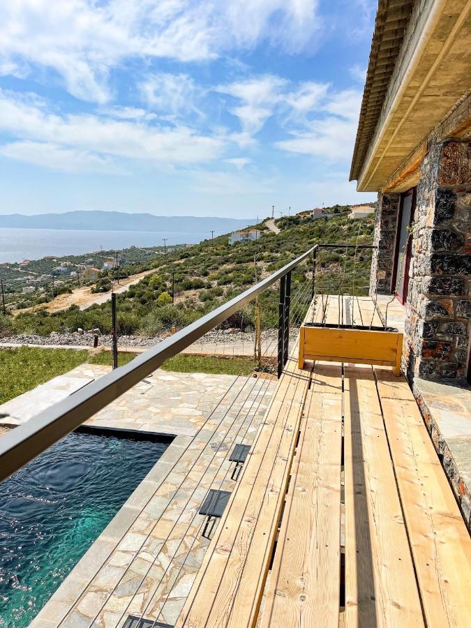 Modern Stone Villas With Swimming Pool 阿利韦里翁 外观 照片