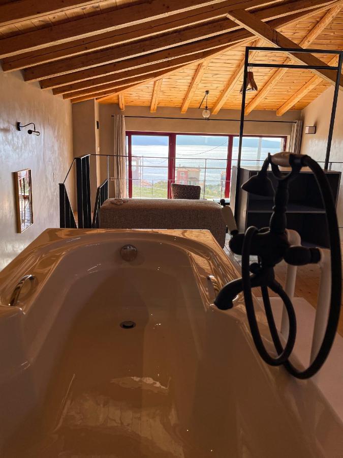 Modern Stone Villas With Swimming Pool 阿利韦里翁 外观 照片